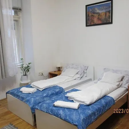 Lavender Near Heroes' Square & Puskas Stadium Apartment Budapest