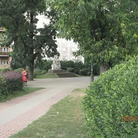 Lavender Near Heroes' Square & Puskas Stadium Apartment Budapest