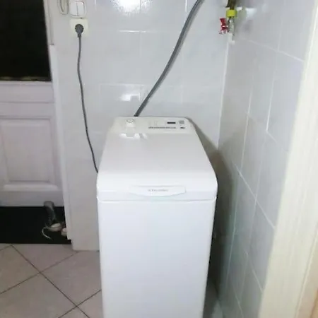 Lavender Near Puskas Stadium & Heroes' Square Budapesta