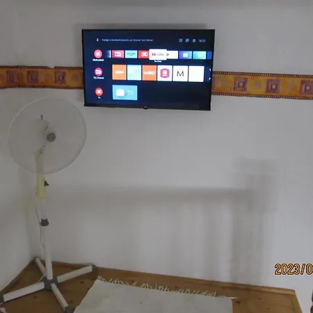 Lavender Near Puskas Stadium & Heroes' Square * Budapesta