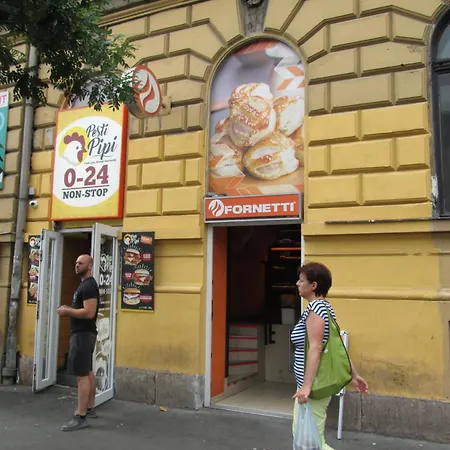 Lavender Near Puskas Stadium & Heroes' Square Apartament
