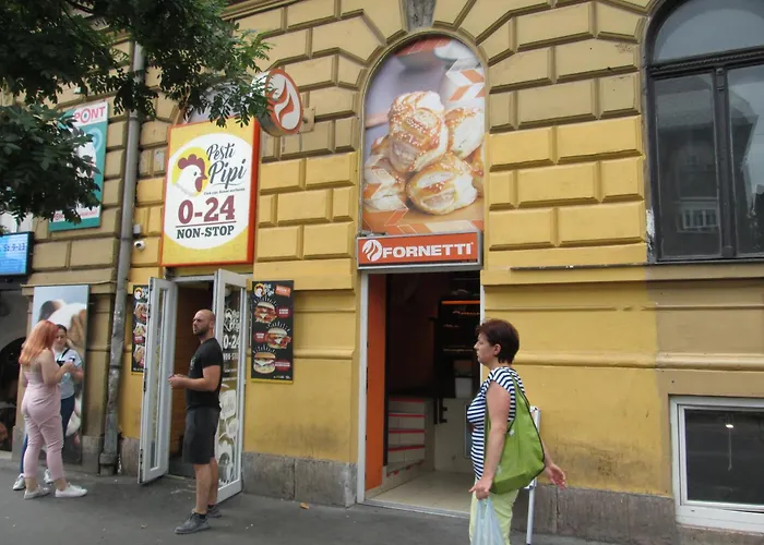 Lavender Near Puskas Stadium & Heroes' Square Apartament